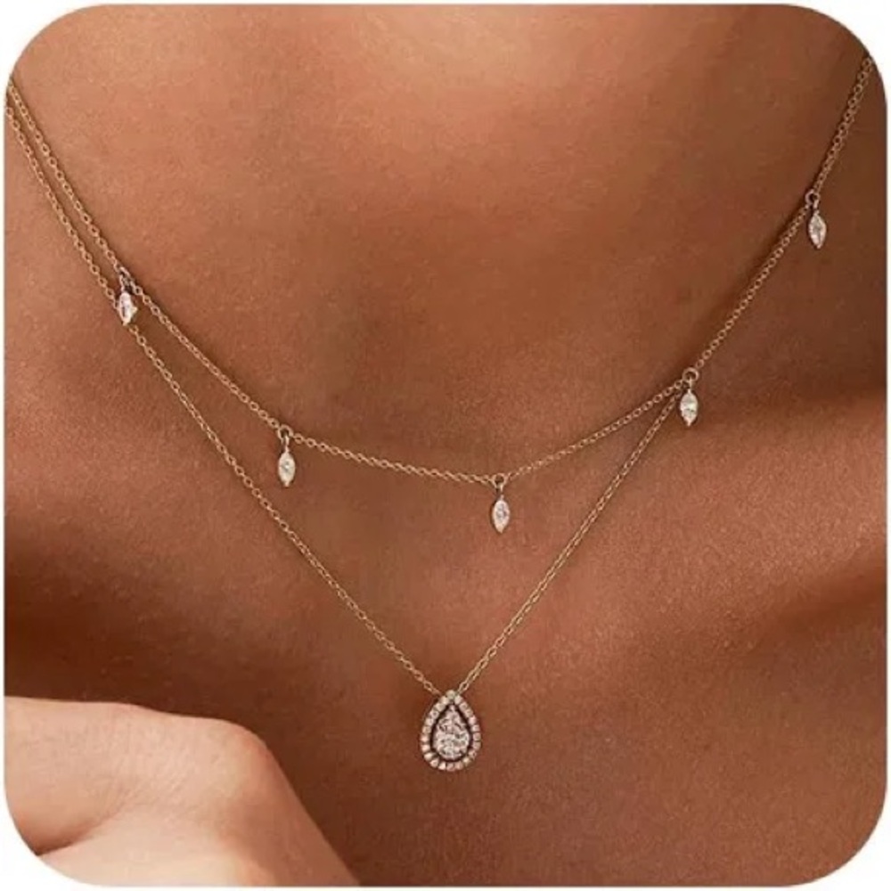 Elegant Gold Necklace Set with Layered Teardrop Pendants